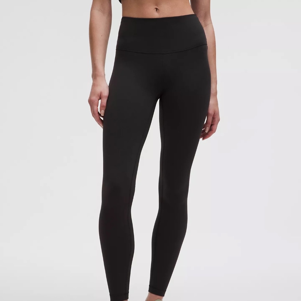 Lululemon Wunder Train 28" leggings - size 4